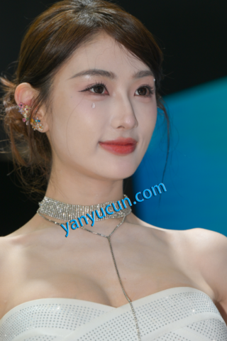 2026深圳改装车展最美车模珍妮白丝