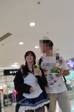 XM655COS女仆黑丝双马尾小姐姐和男朋友逛街，白色内内