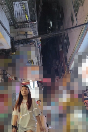 XM658灰色包臀裙小姐姐和男朋友杂货店买东西，白色窄内