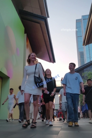 CS056【CSCD】白色连衣裙短发气质外国美女，黑色丁字裤