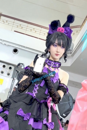 trump1455【KFC】库洛米洛丽塔裙学生妹·清纯外表下穿着半透明内裤