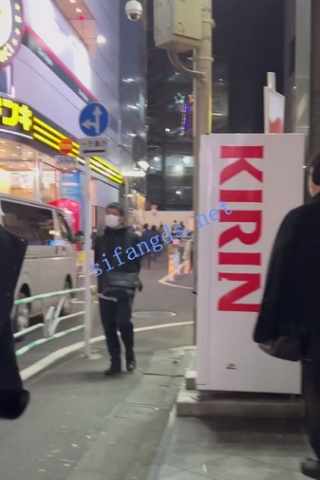 【日产精选】052美女没穿内衣。蕾丝窄内粉嫩乳头隐约露B