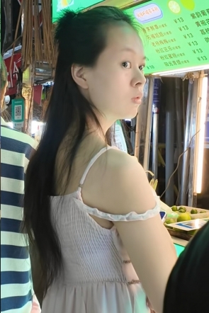 a25无内【XZDCS】抄底怀有身孕的骚货不穿内裤出来买吃的